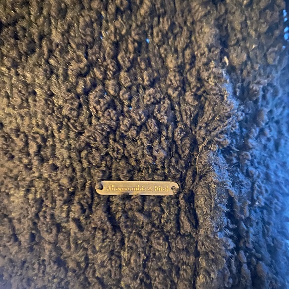 Womans Abercrombie size medium cable knit sweater - Picture 2 of 4